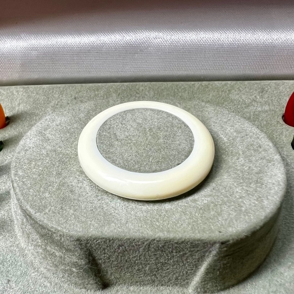 Gucci Vintage Women’s Bangle Watch w/ 11 Interchangeable Bezels & Box - Picture 4 of 15